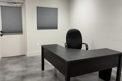 Propiedad comercial en alquiler en Ocala, Florida, 1348.57 m2 № 2091465 - foto 10