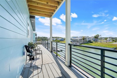 House in Hernando Beach, Florida 4 bedrooms, 199.74 sq.m. № 1650581 - photo 29
