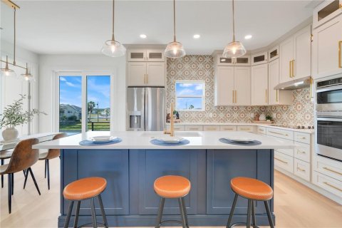 House in Hernando Beach, Florida 4 bedrooms, 199.74 sq.m. № 1650581 - photo 8