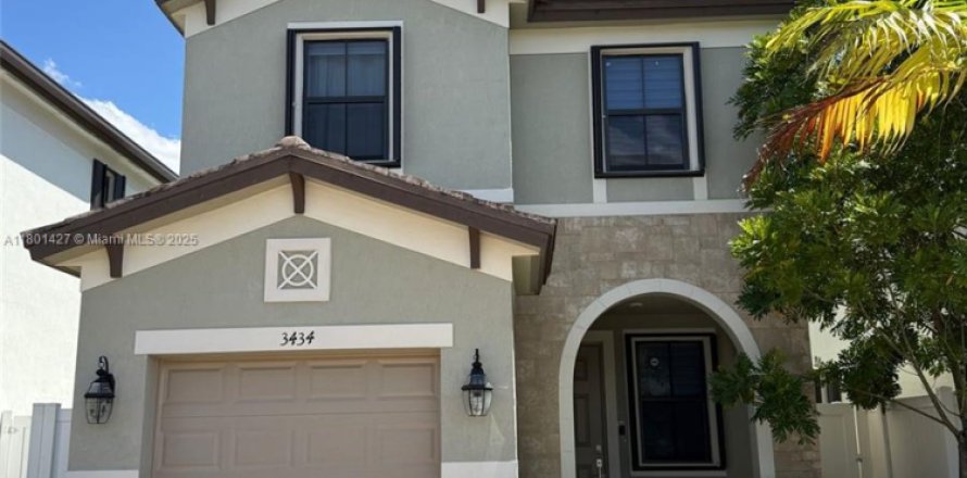 Casa en Hialeah, Florida 4 dormitorios, 184.88 m2 № 1686176