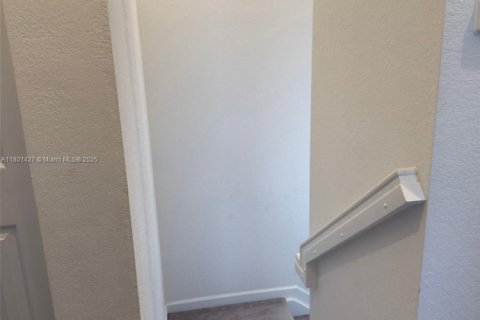 Casa en venta en Hialeah, Florida, 4 dormitorios, 184.88 m2 № 1686176 - foto 27