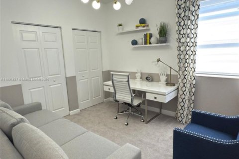 Casa en venta en Hialeah, Florida, 4 dormitorios, 184.88 m2 № 1686176 - foto 17