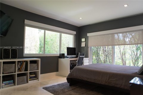 House in North Miami, Florida 5 bedrooms, 264.49 sq.m. № 2382998 - photo 21