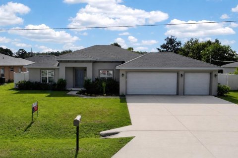 House in Palm Coast, Florida 3 bedrooms, 196.67 sq.m. № 2209144 - photo 2