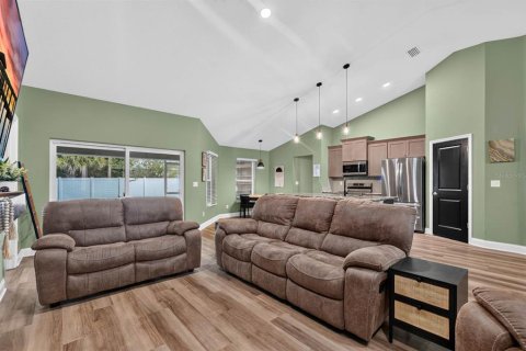 House in Palm Coast, Florida 3 bedrooms, 196.67 sq.m. № 2209144 - photo 11