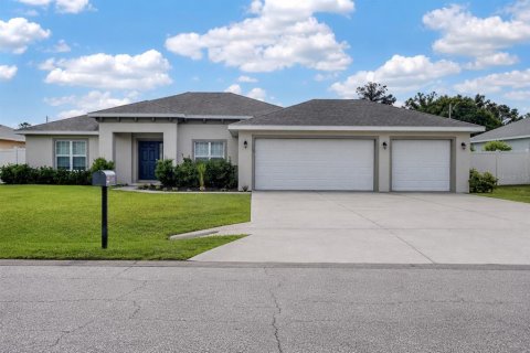 House in Palm Coast, Florida 3 bedrooms, 196.67 sq.m. № 2209144 - photo 3