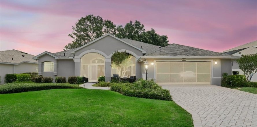 Casa en Leesburg, Florida 3 dormitorios, 214.79 m2 № 2216553