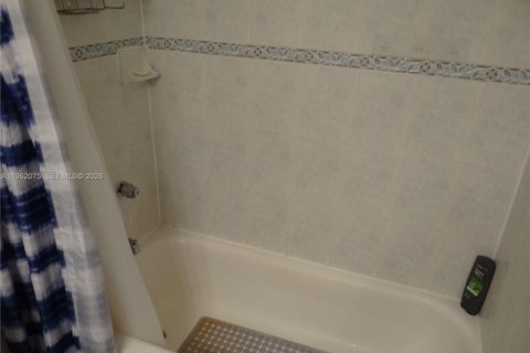 Condominio en venta en Hollywood, Florida, 1 dormitorio, 83.24 m2 № 2023859 - foto 26