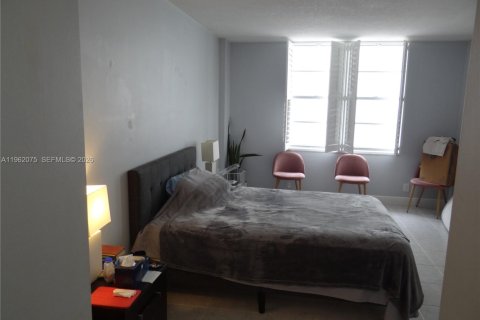 Condominio en venta en Hollywood, Florida, 1 dormitorio, 83.24 m2 № 2023859 - foto 21