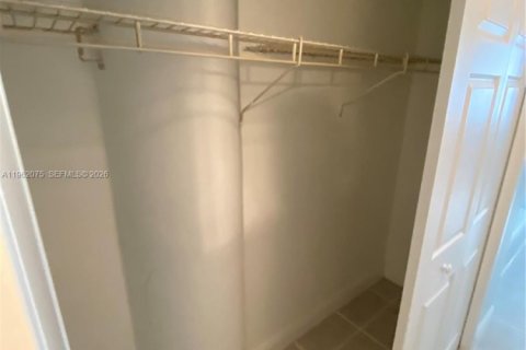 Condominio en venta en Hollywood, Florida, 1 dormitorio, 83.24 m2 № 2023859 - foto 8