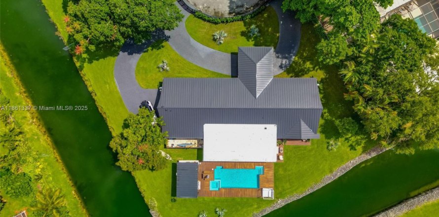 Villa ou maison à Pinecrest, Floride 4 chambres, 297.29 m2 № 1889492