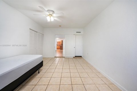 Touwnhouse à louer à Hialeah, Floride: 3 chambres, 120.03 m2 № 2388040 - photo 7