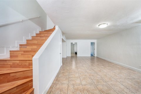 Touwnhouse à louer à Hialeah, Floride: 3 chambres, 120.03 m2 № 2388040 - photo 3