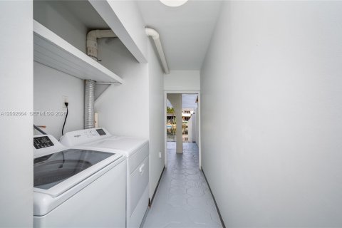 Touwnhouse à louer à Hialeah, Floride: 3 chambres, 120.03 m2 № 2388040 - photo 17