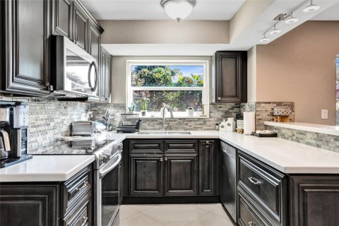 Casa en venta en Cooper City, Florida, 4 dormitorios, 195.28 m2 № 1898178 - foto 12