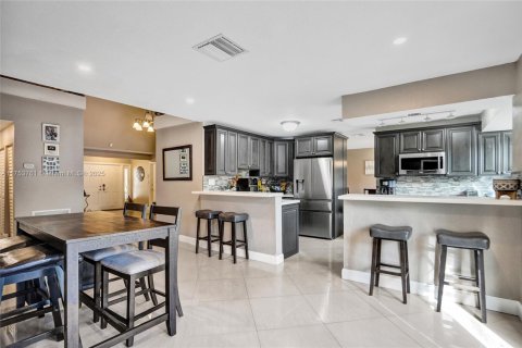 Casa en venta en Cooper City, Florida, 4 dormitorios, 195.28 m2 № 1898178 - foto 16