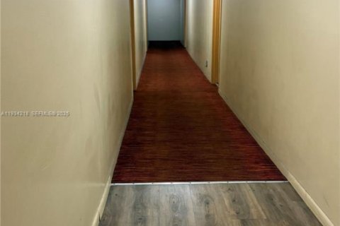 Снять в аренду кондоминиум в Норт-Майами-Бич, Флорида 1 спальня, 71.72м2, № 1992646 - фото 6