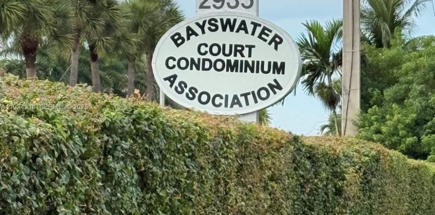 Кондоминиум с 1 спальней в Норт-Майами-Бич, Флорида № 1992646