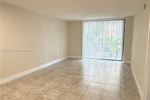 Снять в аренду кондоминиум в Норт-Майами-Бич, Флорида 1 спальня, 71.72м2, № 1992646 - фото 9