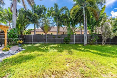 House in Homestead, Florida 4 bedrooms, 207.17 sq.m. № 1699726 - photo 27