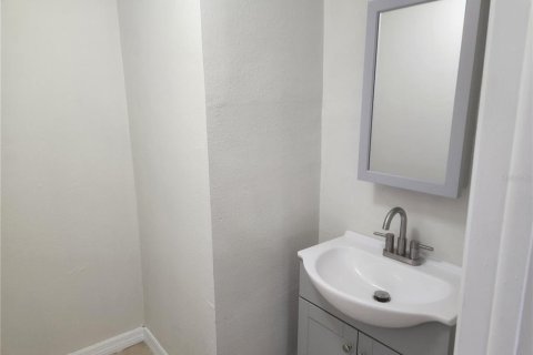 House in Port Richey, Florida 3 bedrooms, 95.88 sq.m. № 1750672 - photo 15
