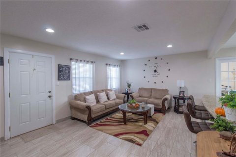 Casa en venta en Kissimmee, Florida, 2 dormitorios, 92.9 m2 № 2432580 - foto 19