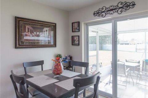 Casa en venta en Kissimmee, Florida, 2 dormitorios, 92.9 m2 № 2432580 - foto 9