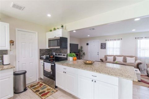 Casa en venta en Kissimmee, Florida, 2 dormitorios, 92.9 m2 № 2432580 - foto 11