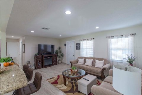 Casa en venta en Kissimmee, Florida, 2 dormitorios, 92.9 m2 № 2432580 - foto 7