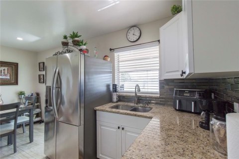 Casa en venta en Kissimmee, Florida, 2 dormitorios, 92.9 m2 № 2432580 - foto 12