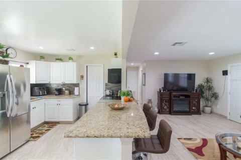 Casa en venta en Kissimmee, Florida, 2 dormitorios, 92.9 m2 № 2432580 - foto 8
