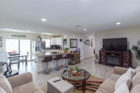 Casa en venta en Kissimmee, Florida, 2 dormitorios, 92.9 m2 № 2432580 - foto 6
