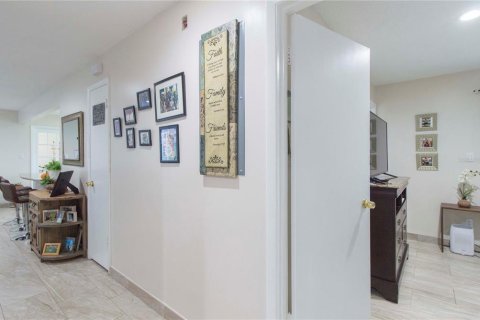 Casa en venta en Kissimmee, Florida, 2 dormitorios, 92.9 m2 № 2432580 - foto 27