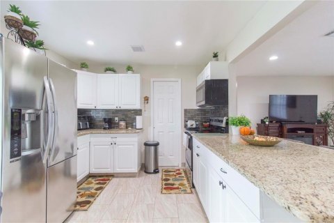 Casa en venta en Kissimmee, Florida, 2 dormitorios, 92.9 m2 № 2432580 - foto 15