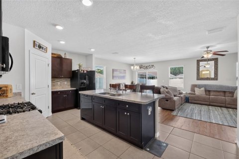 House in Wildwood, Florida 4 bedrooms, 193.52 sq.m. № 2203661 - photo 11