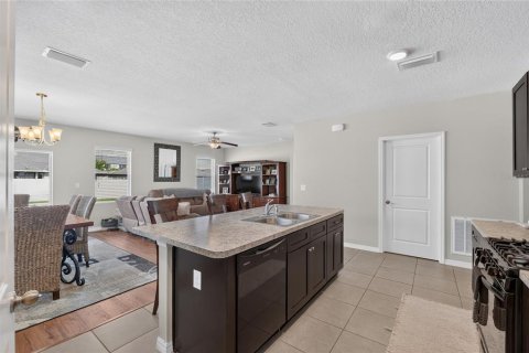 House in Wildwood, Florida 4 bedrooms, 193.52 sq.m. № 2203661 - photo 18