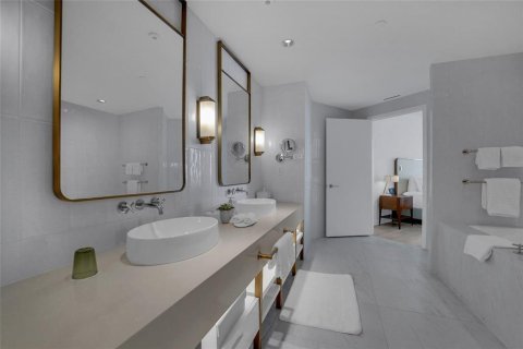 Copropriété à vendre à Fort Lauderdale, Floride: 2 chambres, 192.21 m2 № 2083095 - photo 15