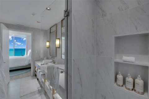 Copropriété à vendre à Fort Lauderdale, Floride: 2 chambres, 192.21 m2 № 2083095 - photo 23