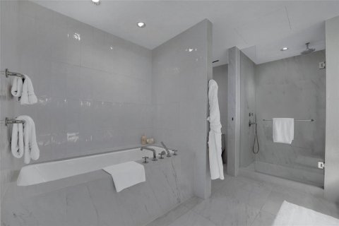Copropriété à vendre à Fort Lauderdale, Floride: 2 chambres, 192.21 m2 № 2083095 - photo 21