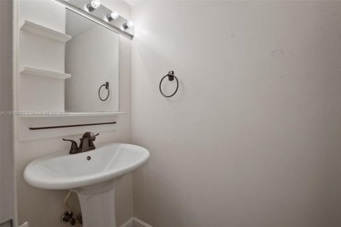 Купить кондоминиум в Майами, Флорида 1 спальня, 74.69м2, № 1755661 - фото 5