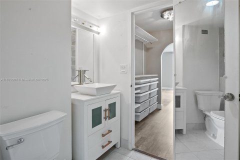 Купить кондоминиум в Майами, Флорида 1 спальня, 74.69м2, № 1755661 - фото 21