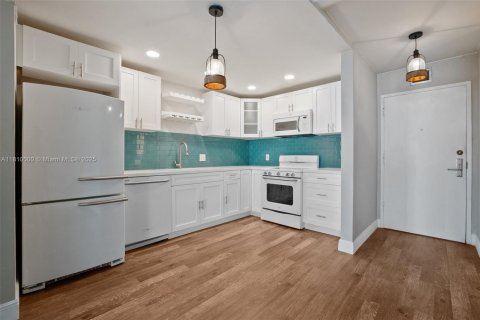 Купить кондоминиум в Майами, Флорида 1 спальня, 74.69м2, № 1755661 - фото 3