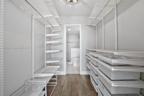 Купить кондоминиум в Майами, Флорида 1 спальня, 74.69м2, № 1755661 - фото 19