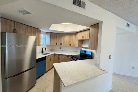 Copropriété à louer à Doral, Floride: 1 chambre, 75.25 m2 № 2168105 - photo 6