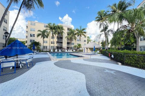 Copropriété à louer à Doral, Floride: 1 chambre, 75.25 m2 № 2168105 - photo 2