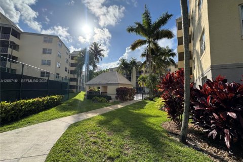 Copropriété à louer à Doral, Floride: 1 chambre, 75.25 m2 № 2168105 - photo 15