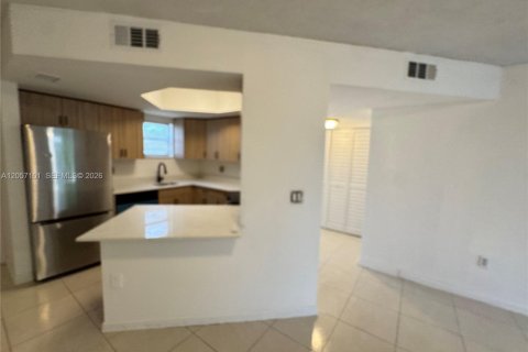 Copropriété à louer à Doral, Floride: 1 chambre, 75.25 m2 № 2168105 - photo 8