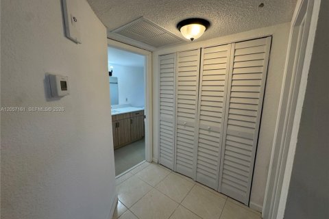Copropriété à louer à Doral, Floride: 1 chambre, 75.25 m2 № 2168105 - photo 9