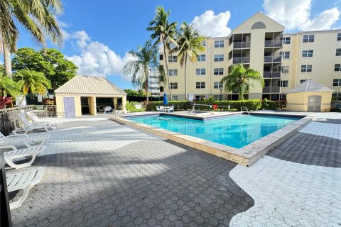Copropriété à louer à Doral, Floride: 1 chambre, 75.25 m2 № 2168105 - photo 3