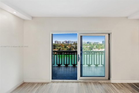 Купить кондоминиум в Бей-Харбор-Айлендс, Флорида 2 спальни, 149.29м2, № 1948927 - фото 8